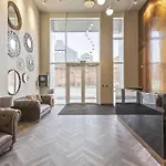 Central, Luxury & City Views