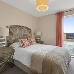 Central, Luxury & City Views