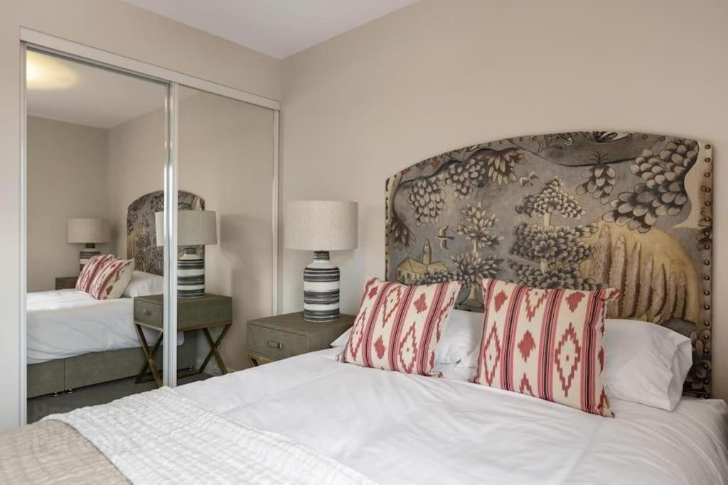 Central, Luxury & Views Apartment Belfast
